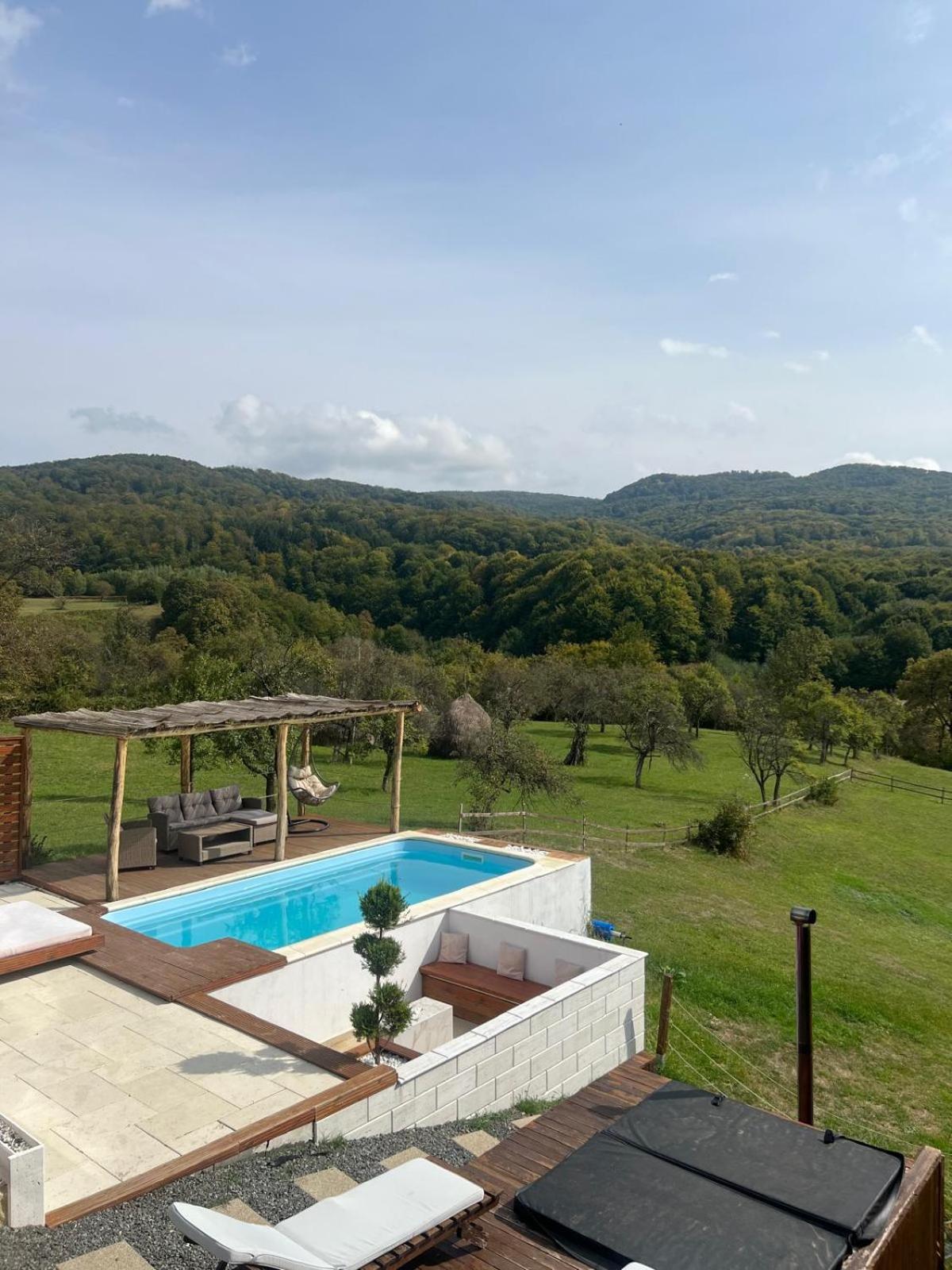 Le Chalet M - Cabana Cu O Panorama De Poveste. Surdesti  외부 사진