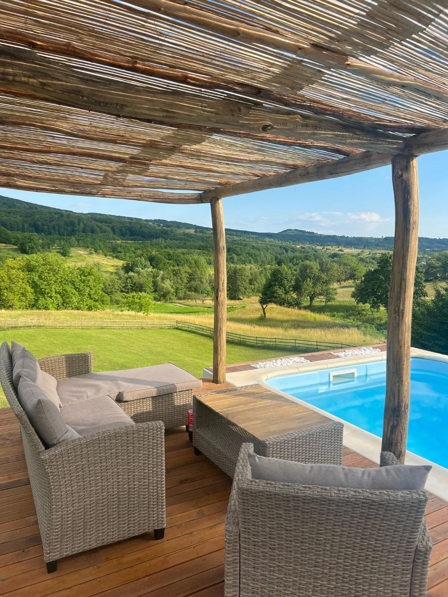 Le Chalet M - Cabana Cu O Panorama De Poveste. Surdesti  외부 사진